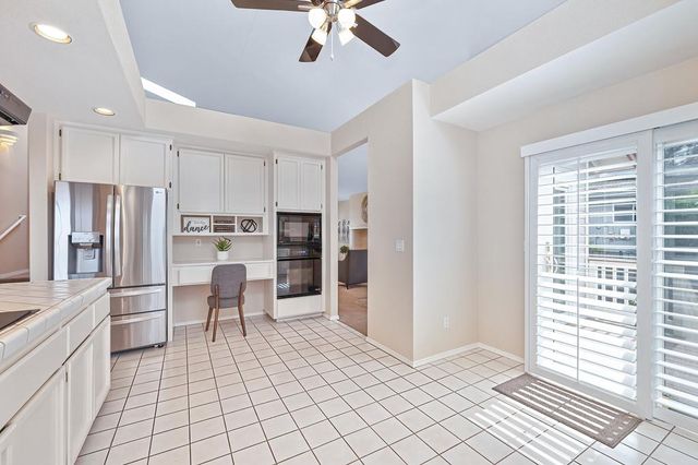 512 Adriana Pl, Auburn, CA 95603