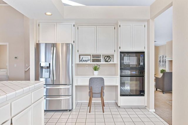 512 Adriana Pl, Auburn, CA 95603