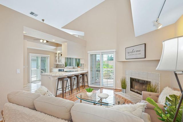 512 Adriana Pl, Auburn, CA 95603