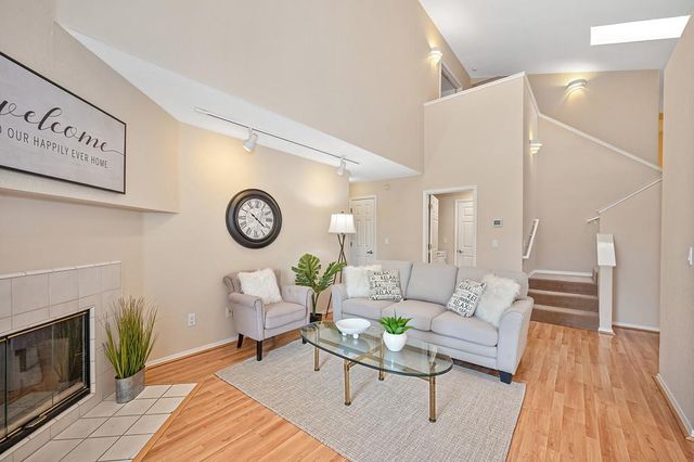 512 Adriana Pl, Auburn, CA 95603