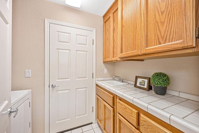 512 Adriana Pl, Auburn, CA 95603