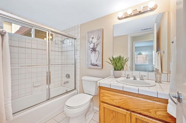 512 Adriana Pl, Auburn, CA 95603