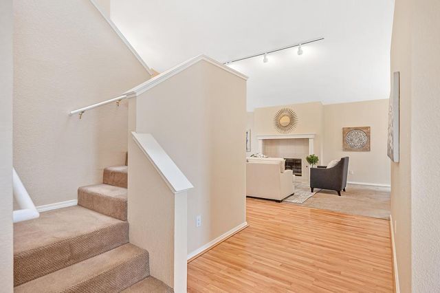 512 Adriana Pl, Auburn, CA 95603