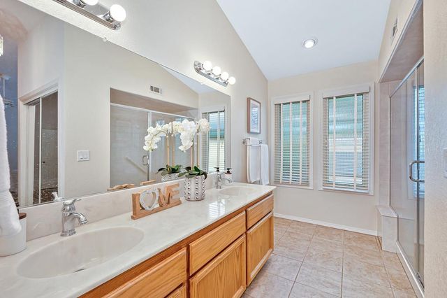 512 Adriana Pl, Auburn, CA 95603