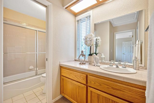 512 Adriana Pl, Auburn, CA 95603