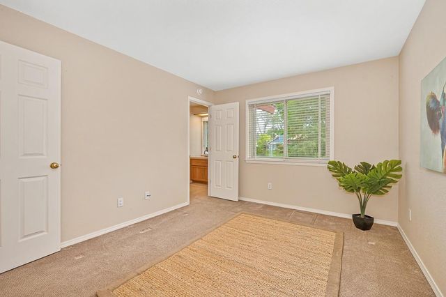 512 Adriana Pl, Auburn, CA 95603