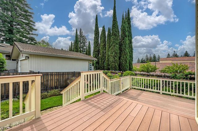 512 Adriana Pl, Auburn, CA 95603