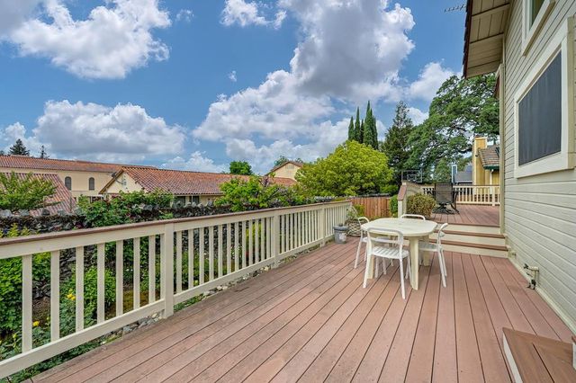 512 Adriana Pl, Auburn, CA 95603