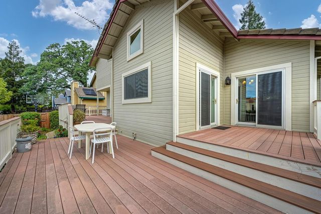 512 Adriana Pl, Auburn, CA 95603