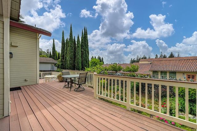 512 Adriana Pl, Auburn, CA 95603