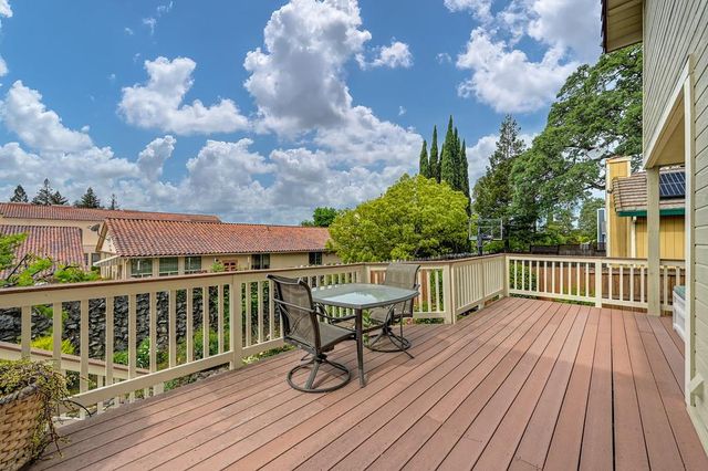 512 Adriana Pl, Auburn, CA 95603