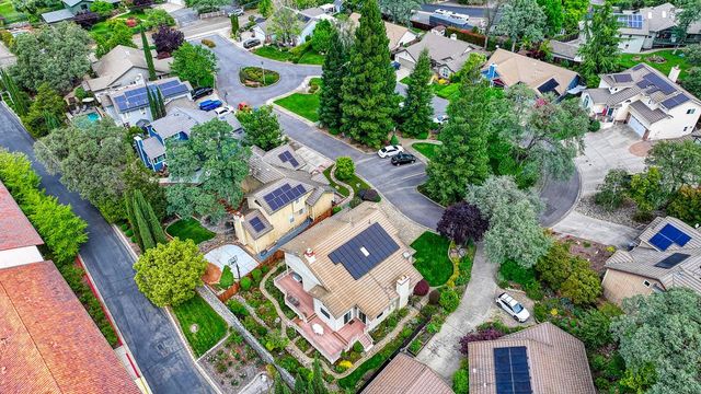 512 Adriana Pl, Auburn, CA 95603