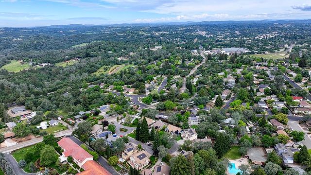 512 Adriana Pl, Auburn, CA 95603