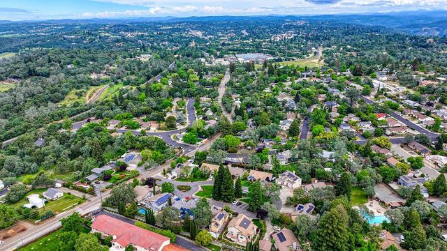 512 Adriana Pl, Auburn, CA 95603