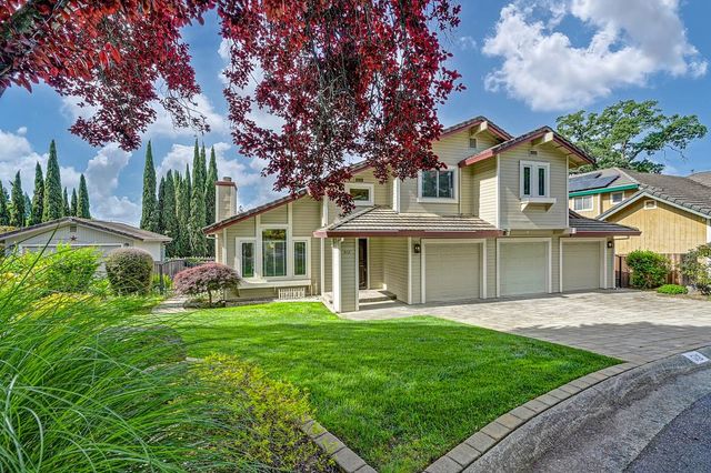 512 Adriana Pl, Auburn, CA 95603