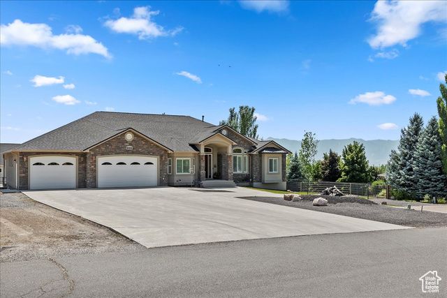 898 E 260 N, Hyde Park, UT 84318