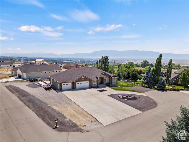 898 E 260 N, Hyde Park, UT 84318