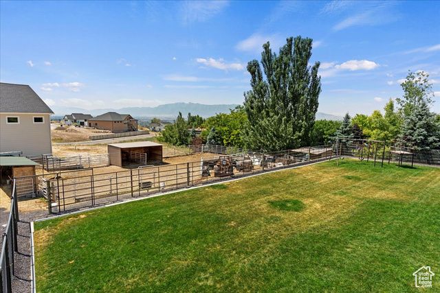 898 E 260 N, Hyde Park, UT 84318