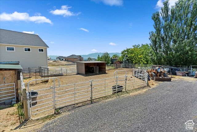 898 E 260 N, Hyde Park, UT 84318