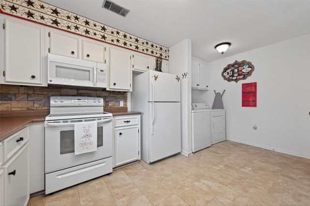 617 Gov Wood Drive, Point Blank, TX 77364