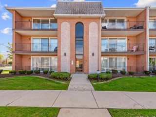 4003 W 105th Street 3W, Oak Lawn, IL 60453