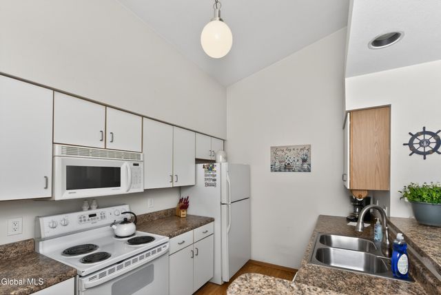321 Diamond Rock Circle, Troy, NY 12182
