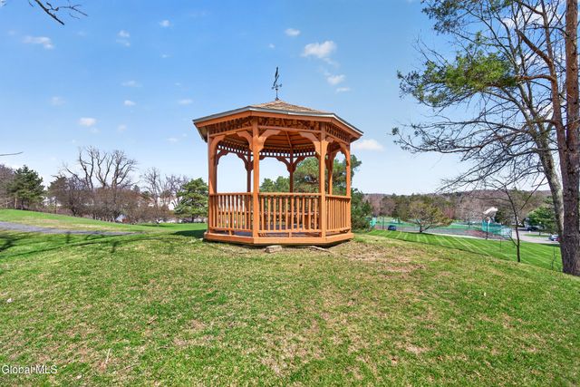 321 Diamond Rock Circle, Troy, NY 12182