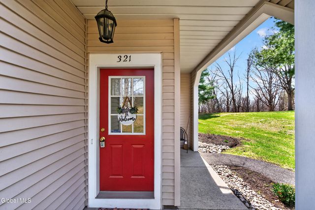 321 Diamond Rock Circle, Troy, NY 12182