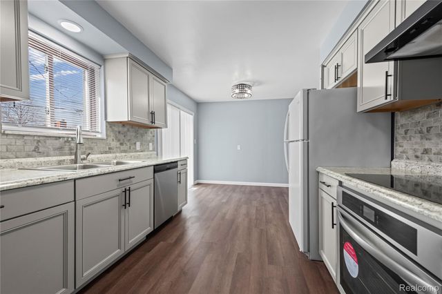 26201 Warner Avenue, Warren, MI 48091