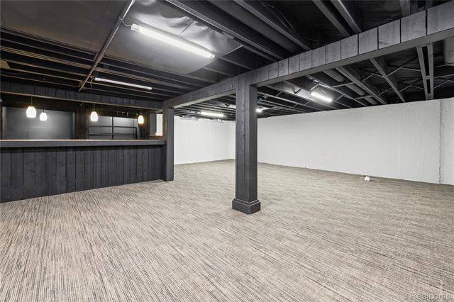 26201 Warner Avenue, Warren, MI 48091