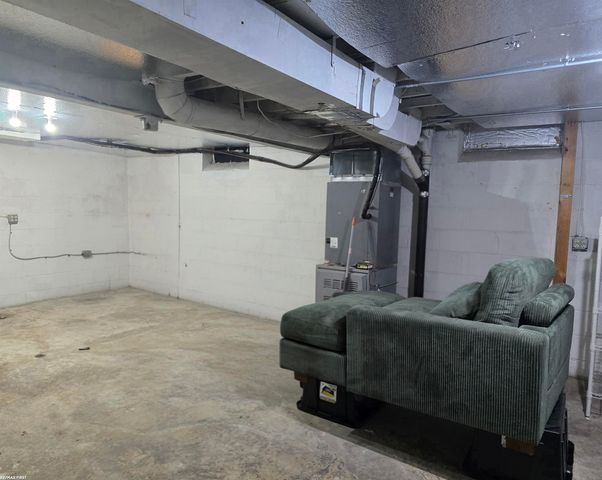 14041 Vernon Street, Oak Park, MI 48237