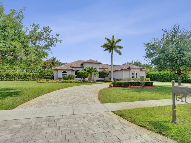 14401 N Jockey Cir N, Davie, FL 33330