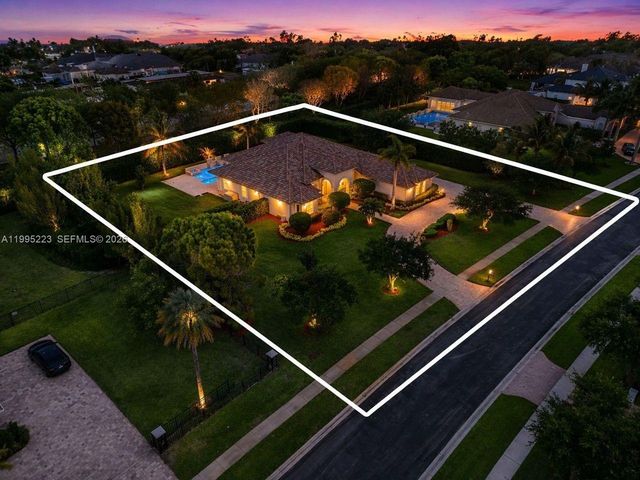 14401 N Jockey Cir N, Davie, FL 33330