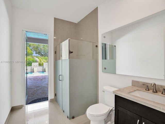 14401 N Jockey Cir N, Davie, FL 33330