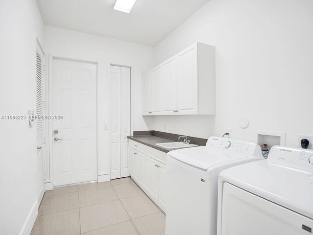 14401 N Jockey Cir N, Davie, FL 33330