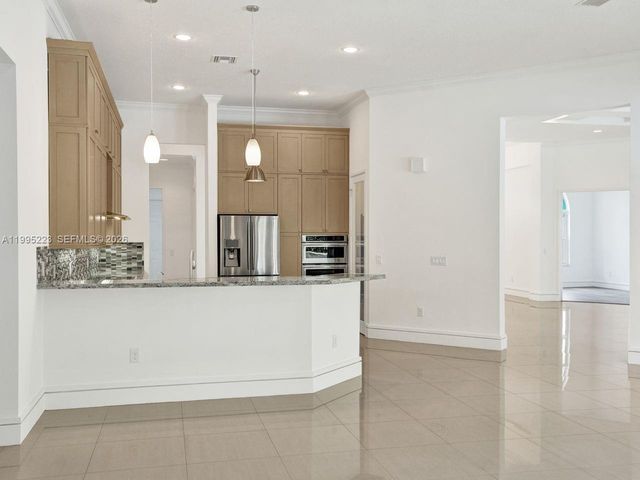 14401 N Jockey Cir N, Davie, FL 33330