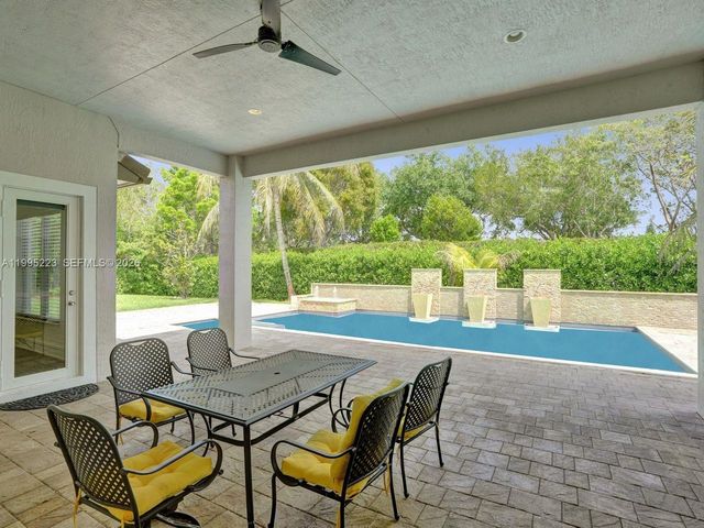 14401 N Jockey Cir N, Davie, FL 33330