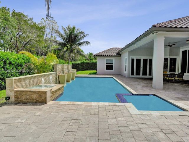 14401 N Jockey Cir N, Davie, FL 33330