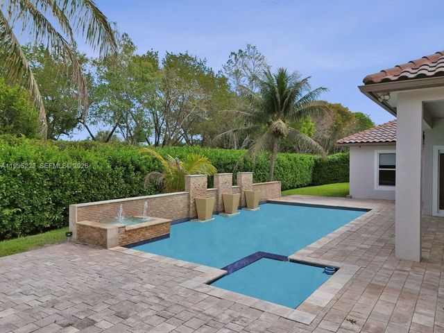 14401 N Jockey Cir N, Davie, FL 33330