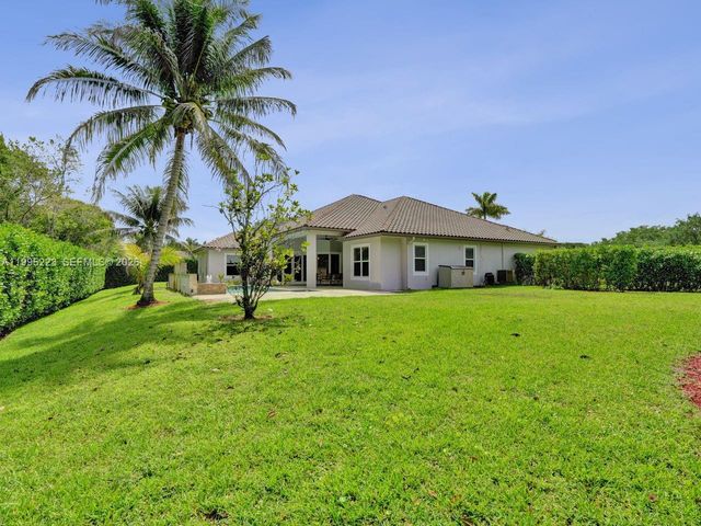 14401 N Jockey Cir N, Davie, FL 33330