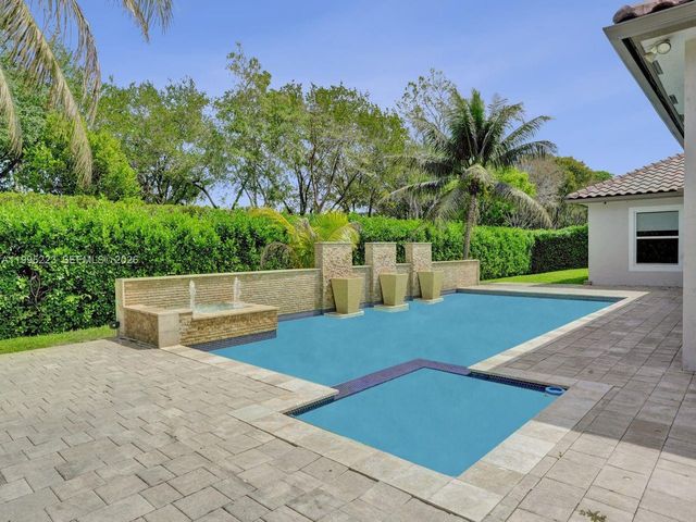 14401 N Jockey Cir N, Davie, FL 33330