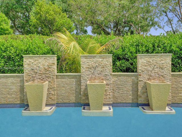 14401 N Jockey Cir N, Davie, FL 33330