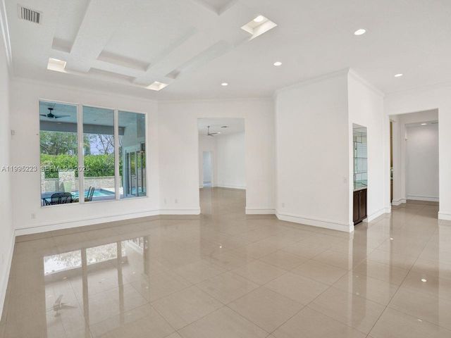 14401 N Jockey Cir N, Davie, FL 33330