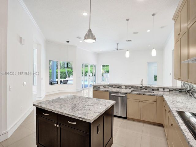 14401 N Jockey Cir N, Davie, FL 33330