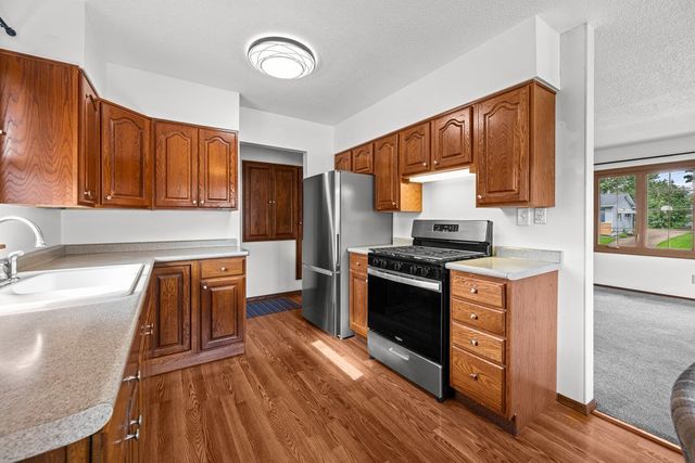 7912 9th Street W, Rock Island, IL 61201
