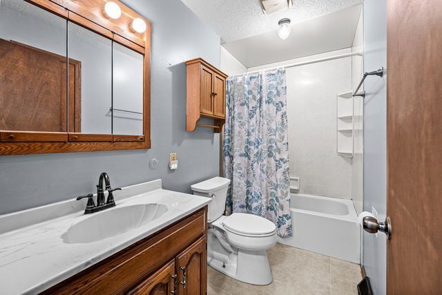7912 9th Street W, Rock Island, IL 61201