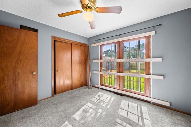 7912 9th Street W, Rock Island, IL 61201