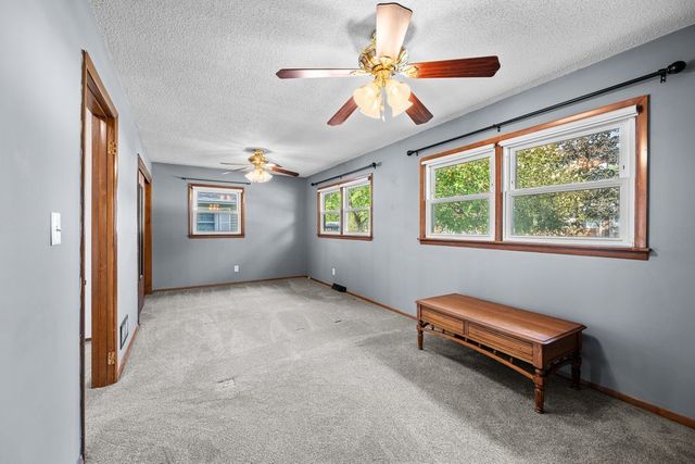 7912 9th Street W, Rock Island, IL 61201