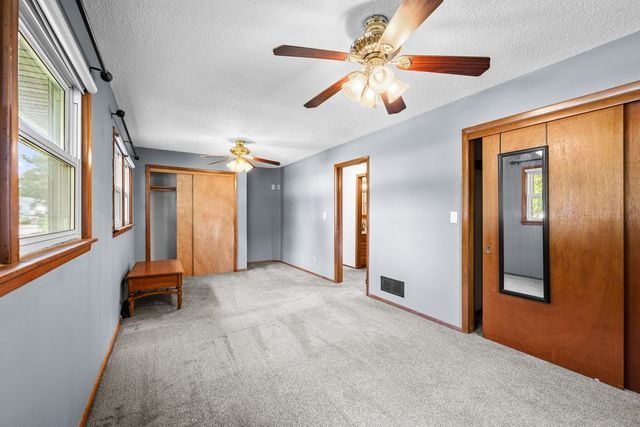 7912 9th Street W, Rock Island, IL 61201