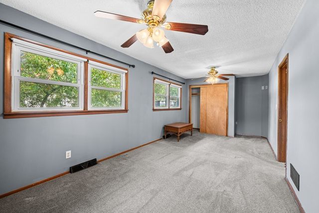 7912 9th Street W, Rock Island, IL 61201